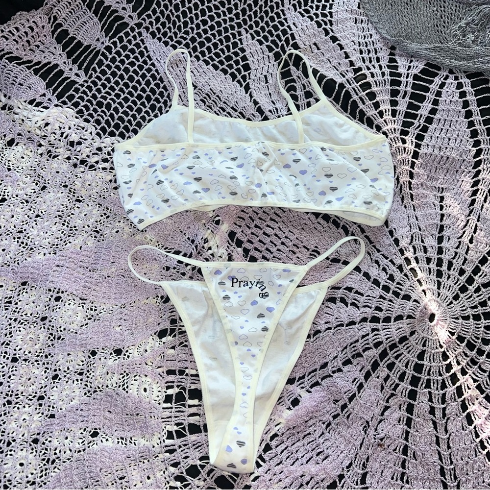 Praying 2 Piece Set - Picture 14 of 16